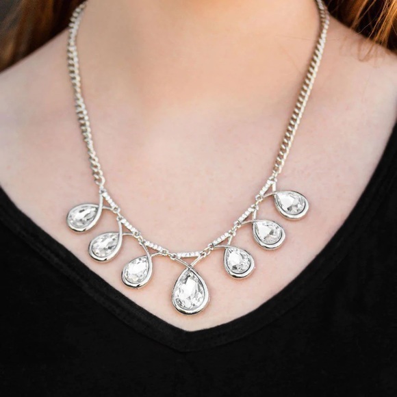 ❤️Love At Fierce Sight Necklace Set - Picture 3 of 4